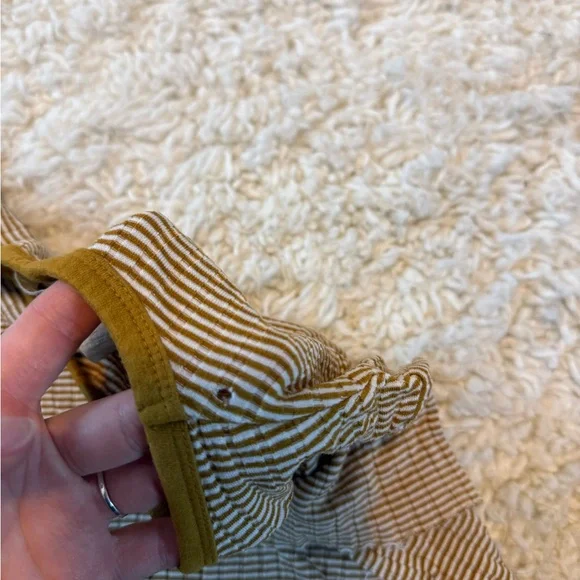 SOLD ON CURTSY - Picture 3 of 3